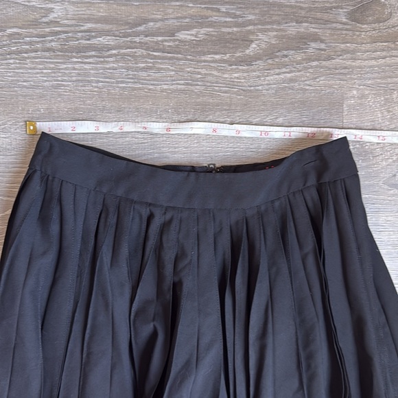 Alice and Oliva Employed pleated mini skirt - Picture 5 of 7